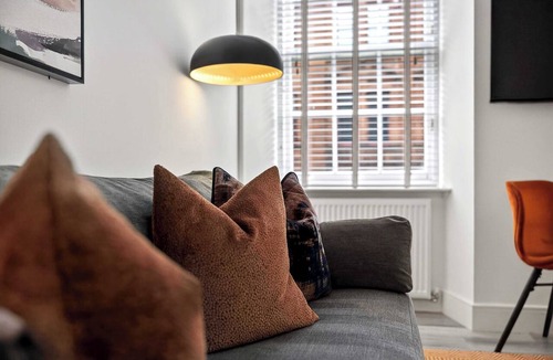 City Centre Glasgow Apartment | City Escape Just a Stone's Throw to Buchanan St