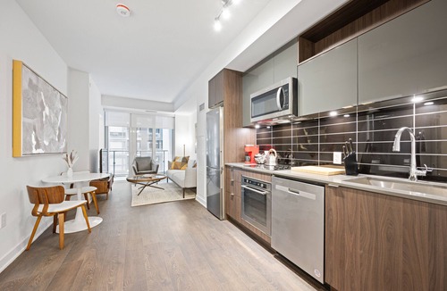 Old Town Apartment | City Haven - King & Queen Suites