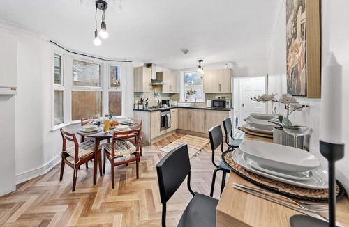 Green Street East Apartment | Citylink Spacious 5-Bedroom House,Wi-Fi,Easy Access to Excel and Central London