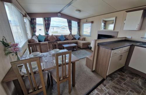 Lossiemouth Ski Chalet | Cladach