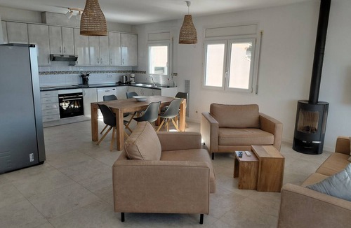 El Mas Isaac House | Classic Villa with sea-views, pool and garden
