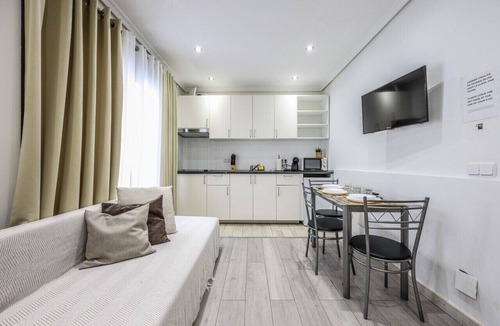 Numancia Apartment | Classy Studio close to Retiro Park, Madrid