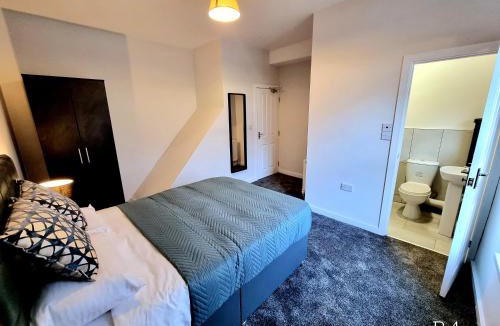 Wolverhampton House | ClenHolm Guest House