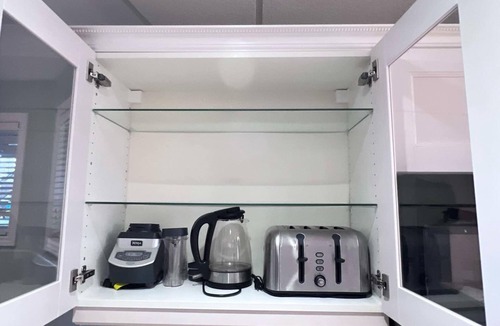 Sherkston Apartment | Close to beach SAUNA & Movie Room/Sherkston