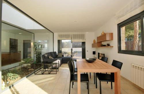 Vidreres Villa | Club Villamar - Ruanda