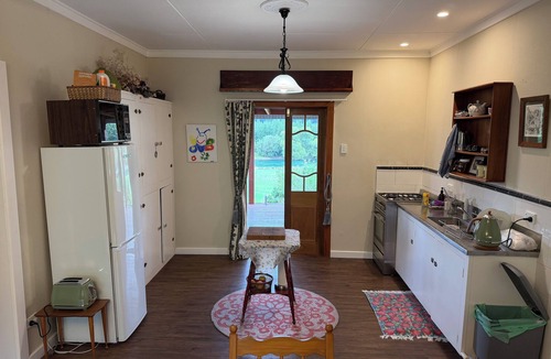 Roxburgh Cottage | Clutha River View Cottage Perfect Roxburgh Escape