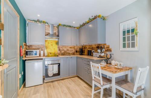 Bisterne House | Coachmans Cottage - Uk50418