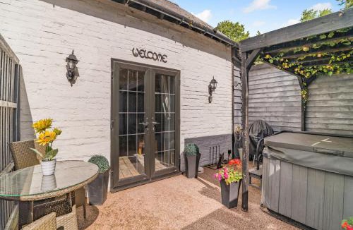 Bisterne House | Coachmans Cottage - Uk50418