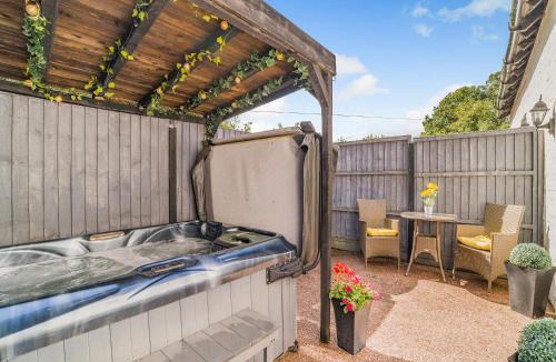 Bisterne House | Coachmans Cottage - Uk50418