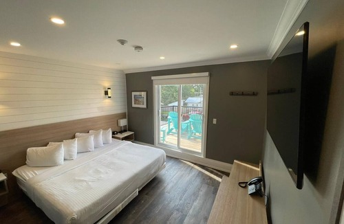 Grand Bend Hotel | Coastal Suites