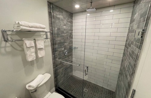 Grand Bend Hotel | Coastal Suites in Grand Bend