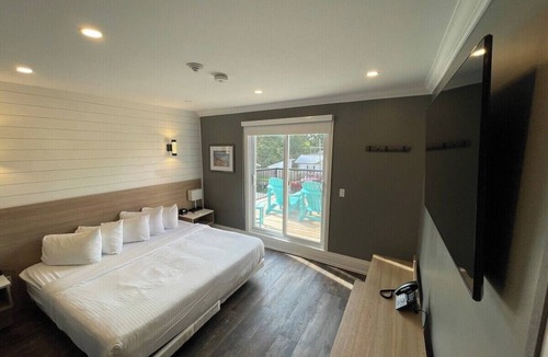 Grand Bend Hotel | Coastal Suites in Grand Bend