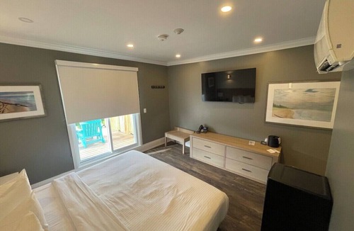 Grand Bend Hotel | Coastal Suites in Grand Bend