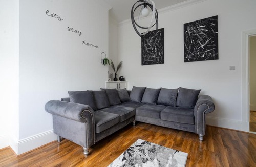 Coatbridge Apartment | Coatbridge Apartment