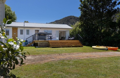 Anakiwa House | Cobham Crib - Anakiwa Holiday Home