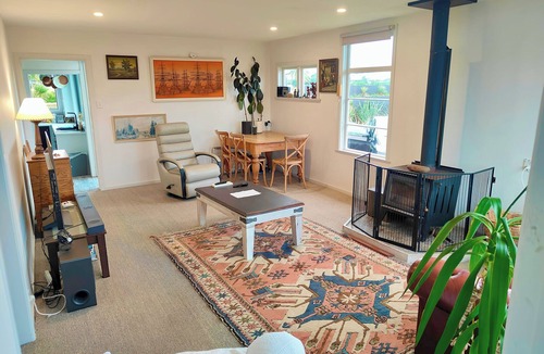 Colac Bay Cottage | Colac Bay.