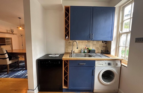 Burnt Oak House | Colindale Lush Stay 30 mins central London