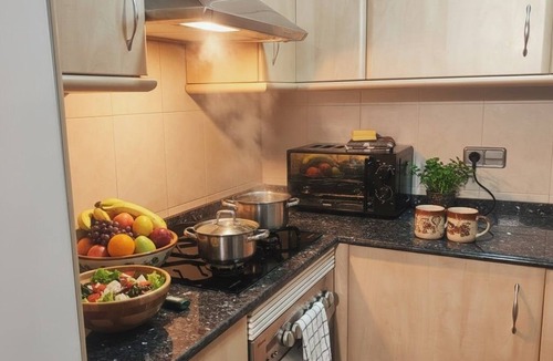 Collblanc y La Torrassa Apartment | Comfy 2-Bedroom Apartment for 3ppl close to Universities & Camp Nou!