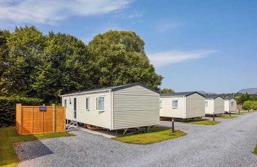 Crieff House | Comfort 2 Bedroom Caravan Hot Tub (Pet)