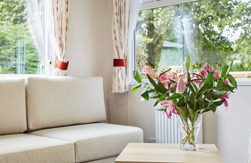 Crieff House | Comfort 2 Bedroom Caravan Hot Tub (Pet)