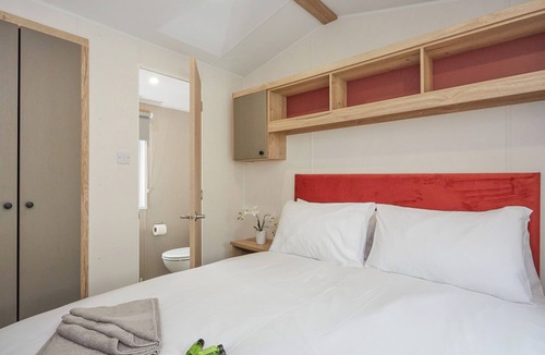 Crieff House | Comfort 2 Bedroom Caravan Hot Tub (Pet)