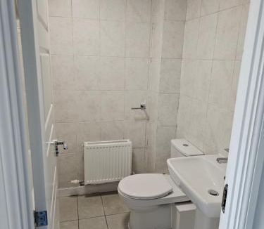 Dartford House | Comfort Doubleroom stay in Dartford with Free Parking