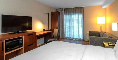 Cummings Hotel | Comfort Inn Ottawa East