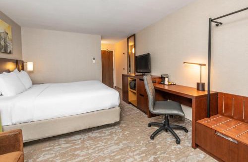 Cummings Hotel | Comfort Inn Ottawa East
