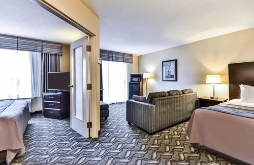 Windsor Hotel | Comfort Inn & Suites Ambassador Bridge