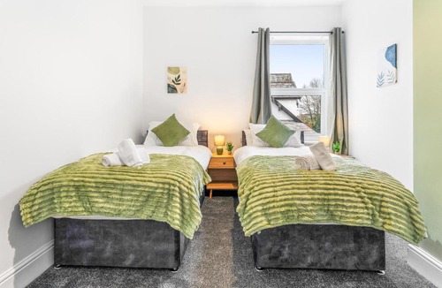 Offerton Apartment | Comfortable 4 Bed Home - Free Parking & Brand New Bathroom