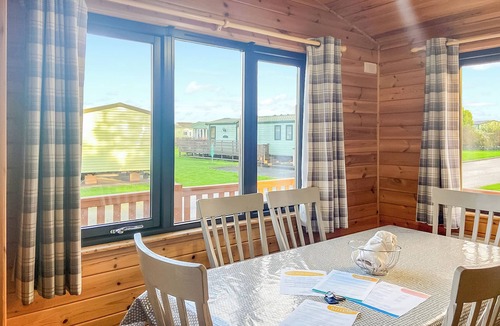Newton Stewart Ski Chalet | Comfortable and spacious lodge with two doubles, one with en suite shower.