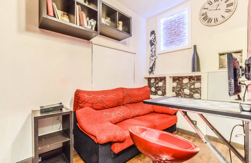 Embajadores Apartment | COMFORTABLE APARTMENT LAVAPIES