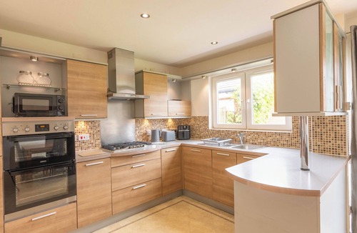 Nitshill House | Comfortable & Fabulous Family Home with Garden - Pass the Keys