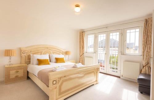 Nitshill House | Comfortable & Fabulous Family Home with Garden - Pass the Keys