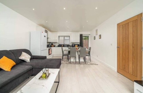 Northumberland Park House | Comfy 3BR House | Near Tottenham Stadium | Parking
