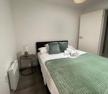 Chadwell House | Comfy family studio