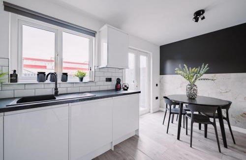 Dalmarnock House | ComfySleep ApartHOUSE
