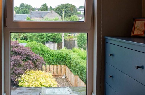 Lochwinnoch House | Comhla Cottage Lochwinnoch with cold plunge