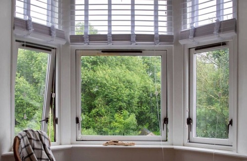 Lochwinnoch House | Comhla Cottage Lochwinnoch with cold plunge