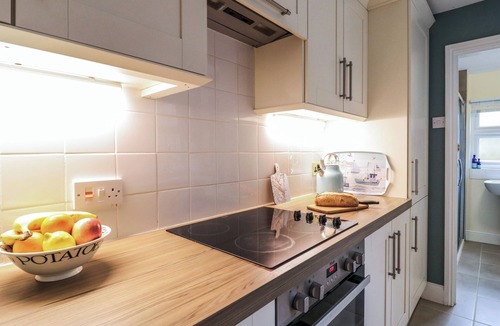 Aldeburgh Cottage | COMPASS COTTAGE, pet friendly, country holiday cottage in Aldeburgh