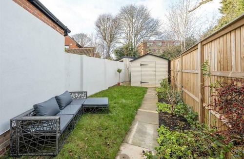 Church End Apartment | Contemporary 3BDR House in South Woodford