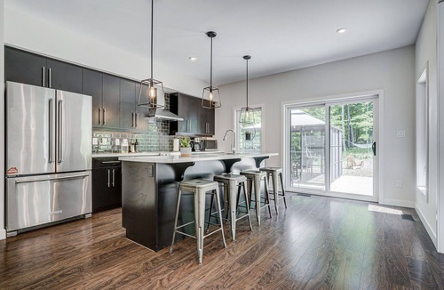 Huntsville House | Contemporary Villa Nordica, close to downtown/Beach/Free Provincial Park Pass