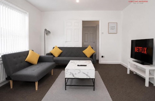 Blyth House | Contractor House Blyth - Comfortable 4BR Stay in Blyth, Sleeps 8, Fast WIFI
