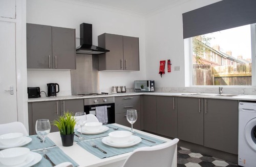 Blyth House | Contractor House Blyth - Comfortable 4BR Stay in Blyth, Sleeps 8, Fast WIFI