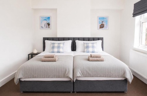 Blyth House | Contractor House Blyth - Comfortable 4BR Stay in Blyth, Sleeps 8, Fast WIFI