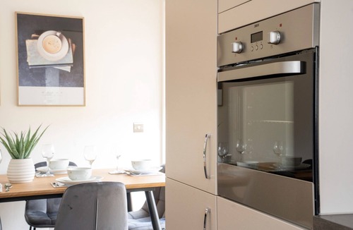 Bailleston House | Contractor Stay By Caledonia Luxe Stays Uddingston
