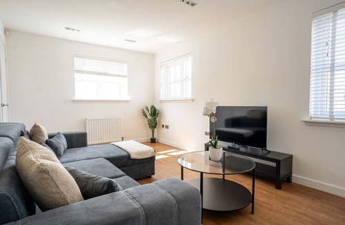 Bailleston House | Contractor Stay By Caledonia Luxe Stays Uddingston