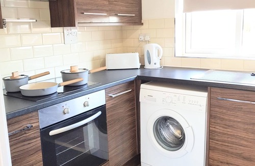 Shephall Apartment | CONTRACTORS *2 BED APARTMENT FREE PARKING FREEWI-FI