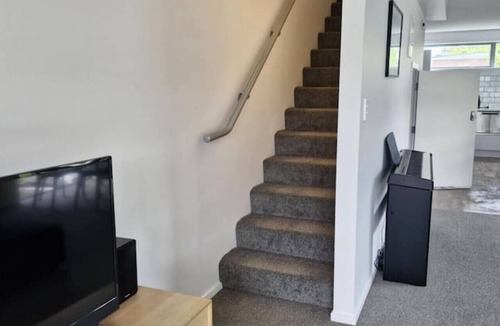 Dunedin City Centre Apartment | Convenient Stopover, Free Parking