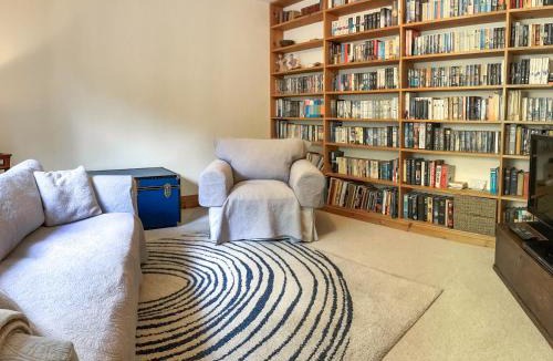 Cardigan House | Cornant